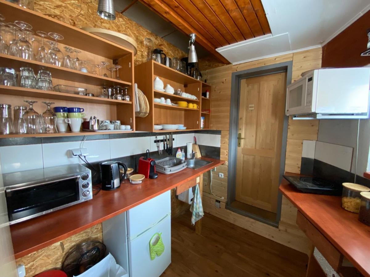 U Vrabcaka Appartement Zlonin Buitenkant foto